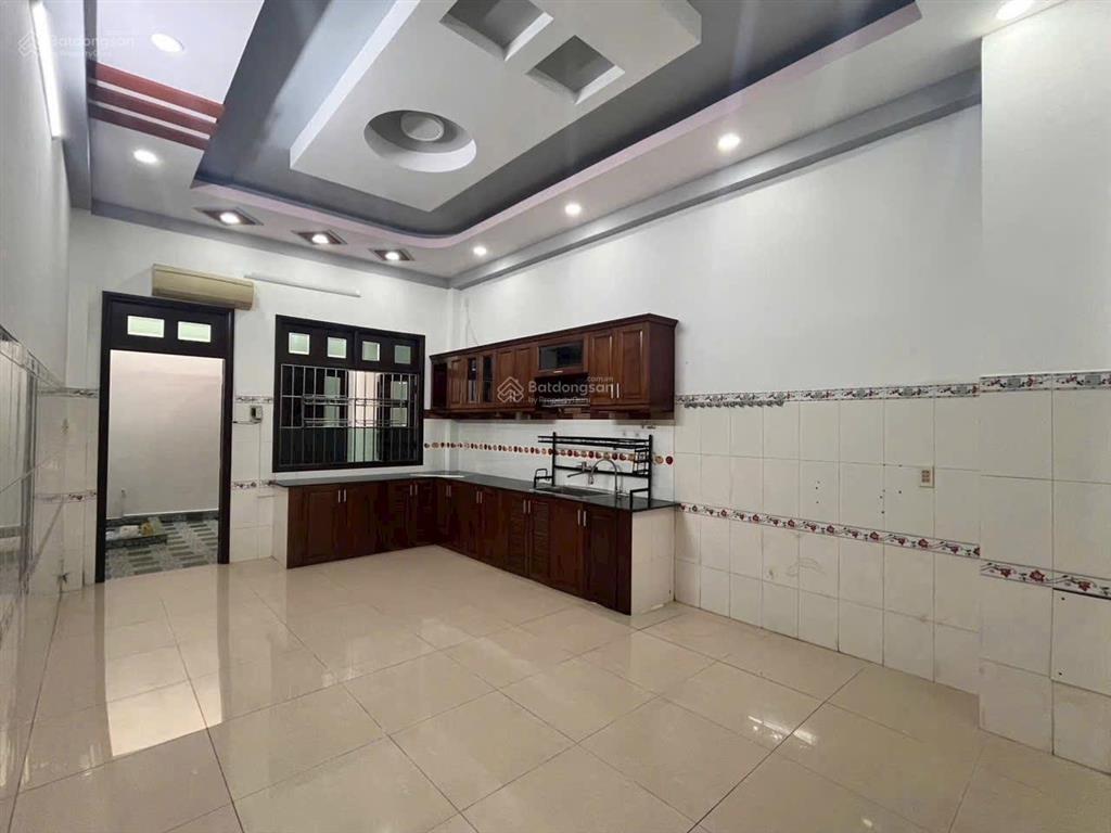 Diện tích 4 x 22,5m, nhà 2 lầu, sân thượng. đường thống nhất, gò vấp, hcm