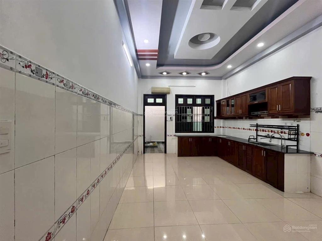 Diện tích 4 x 22,5m, nhà 2 lầu, sân thượng. đường thống nhất, gò vấp, hcm