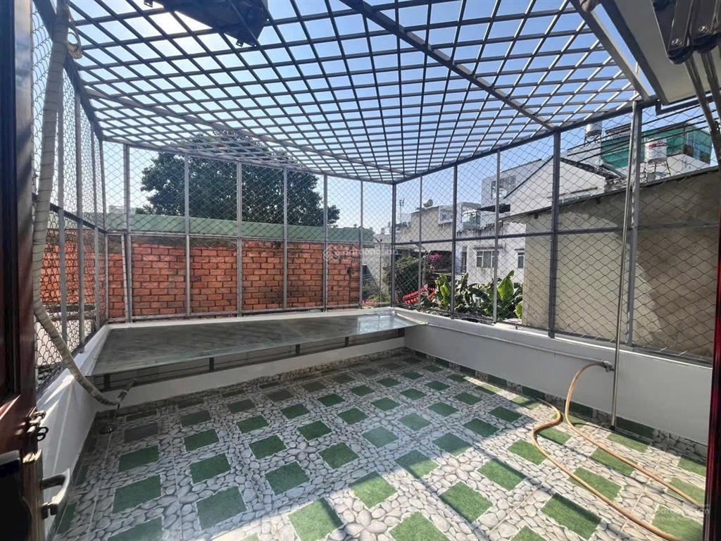 Diện tích 4 x 22,5m, nhà 2 lầu, sân thượng. đường thống nhất, gò vấp, hcm