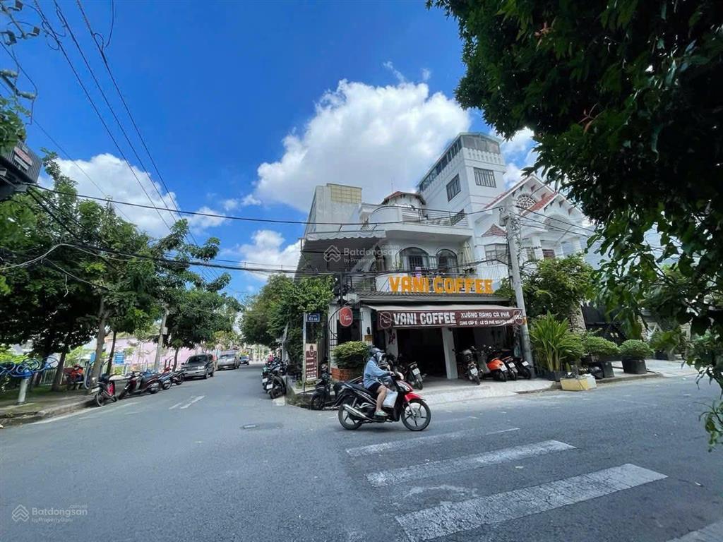 Nhà 2 mặt tiền đường số 39 và 14 phường tân hưng quận 7  dt 7,2x14m trệt 2 lầu  17 tỷ (tl)