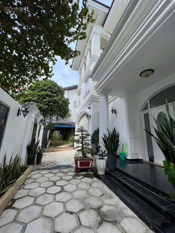 Biệt thự phong cách châu âu có hồ bơ hiếm nhất quận 7 liền kề phú mỹ hưng dt 600m2 đất 76 tỷ (tl)