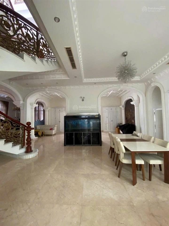 Biệt thự phong cách châu âu có hồ bơ hiếm nhất quận 7 liền kề phú mỹ hưng dt 600m2 đất 76 tỷ (tl)