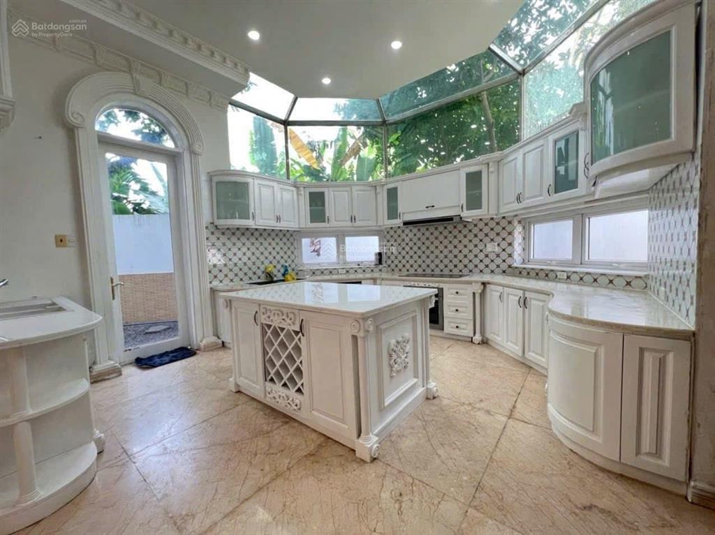 Biệt thự phong cách châu âu có hồ bơ hiếm nhất quận 7 liền kề phú mỹ hưng dt 600m2 đất 76 tỷ (tl)