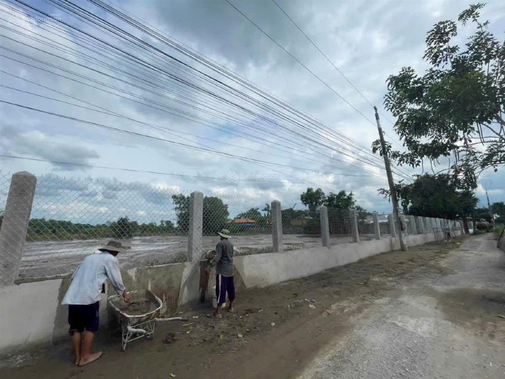 Đất view sông cần giuộc, dt 76x65m có 300m2 thổ cư phù hợp xây biệt thự hay đầu tư sinh lời  20 tỷ