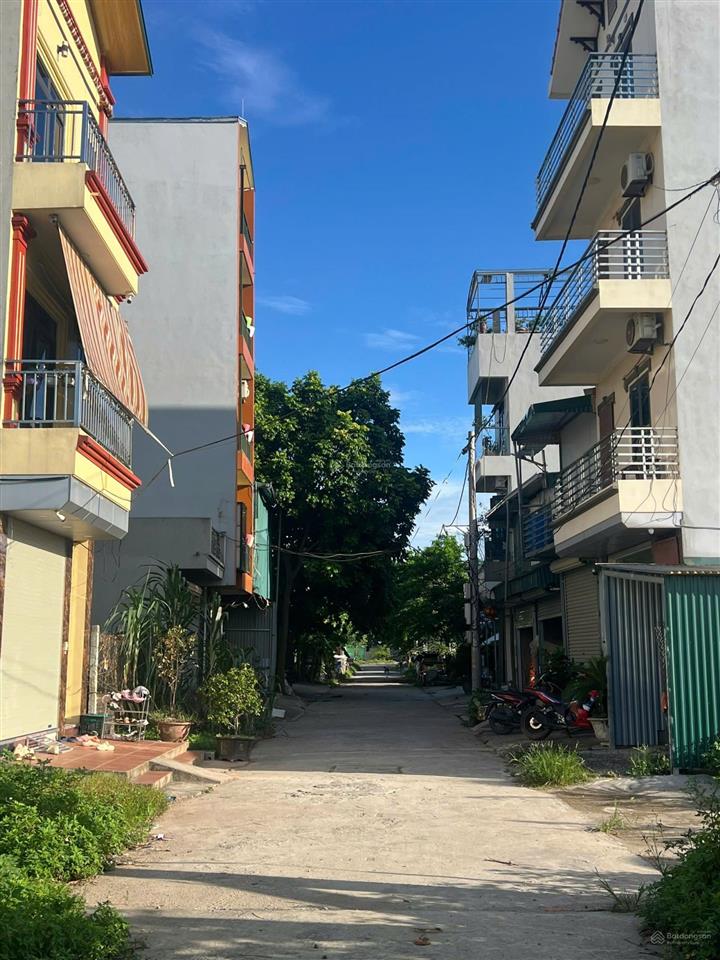 Chỉ tầm 4 tỷ  có 41m thổ cư lại yên, mặt tiền 4m  gần hồ điều hòa, chợ đông đúc  ô tô đỗ cổng.