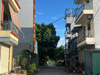 Chỉ tầm 4 tỷ  có 41m thổ cư lại yên, mặt tiền 4m  gần hồ điều hòa, chợ đông đúc  ô tô đỗ cổng.