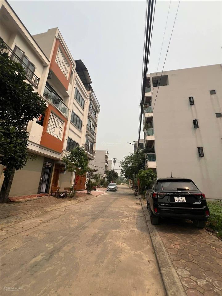 52m² đấu giá gần hồ, ngắm công viên, đi bộ ra chợ  chỉ hơn 5 tỷ. đường rộng, vỉa hè 2m đỗ ô tô