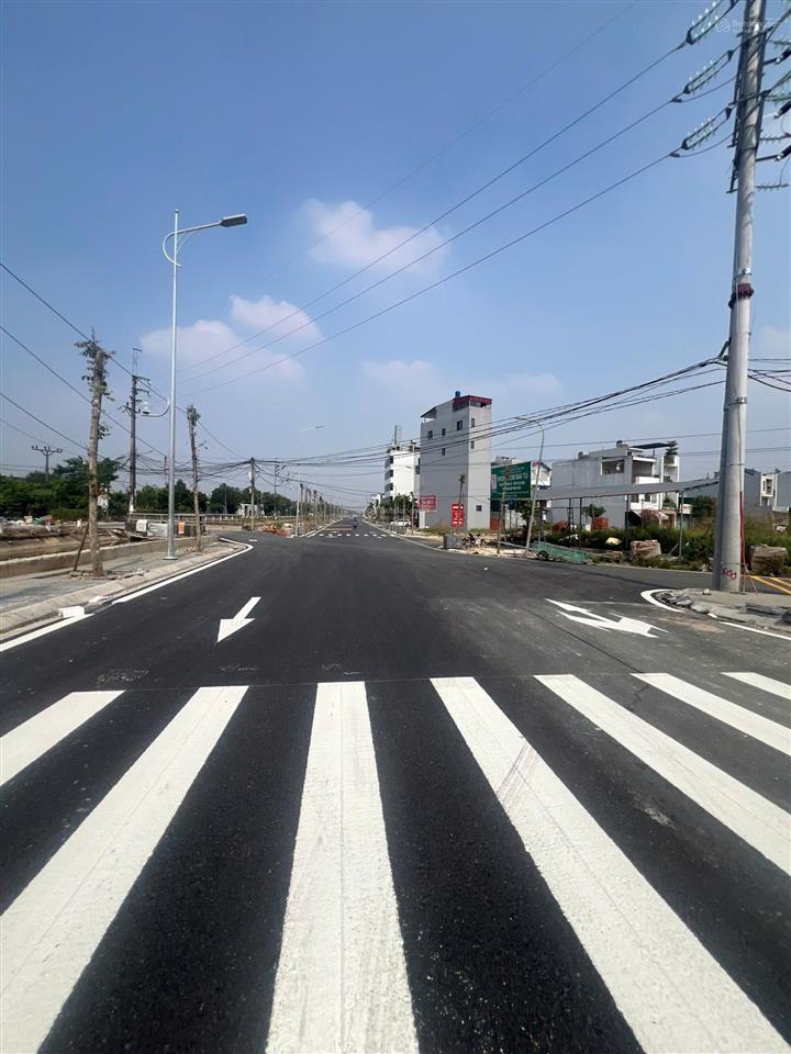 Giá hời lúc này  58m dịch vụ song phương, chỉ hơn 5 tỷ. hướng đông nam mát mẻ, 2 ô tô tránh nhau