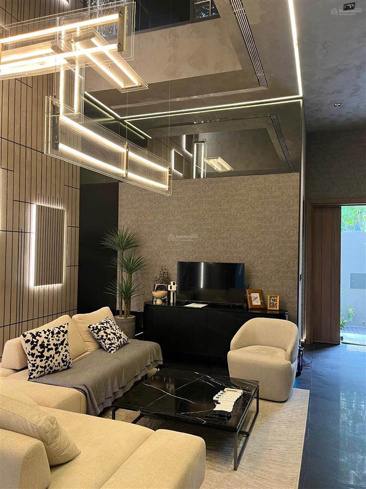 Cho thuê nhà phố the orchard ngay clubhouse, nội thất cao cấp chỉ 39 triệu/tháng