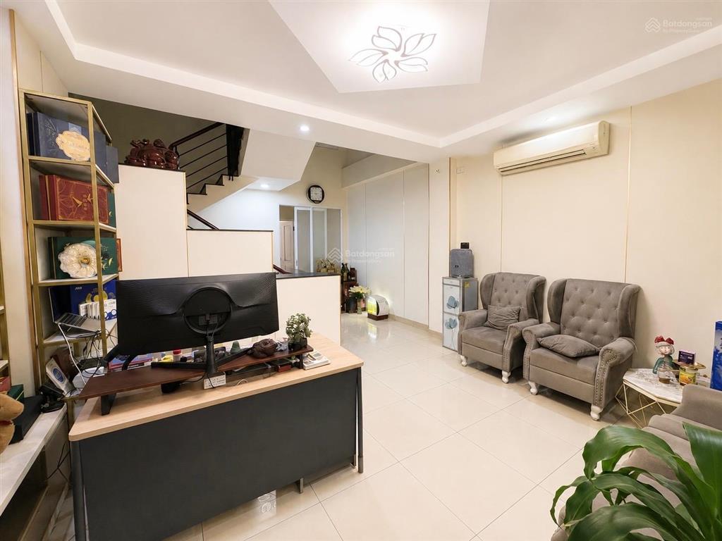 Siêu phẩm dòng tiền q7 bán nhà mt kim sơn cho thuê 80 tr/tháng  giảm giá sâu cho khách thiện chí!