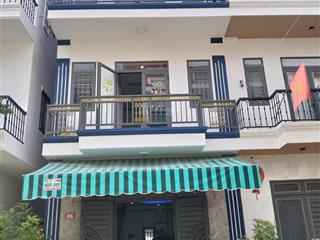 Trả trước 2tỷ2 dọn vào ở ngay nhà full nội thất p. an phú, shr