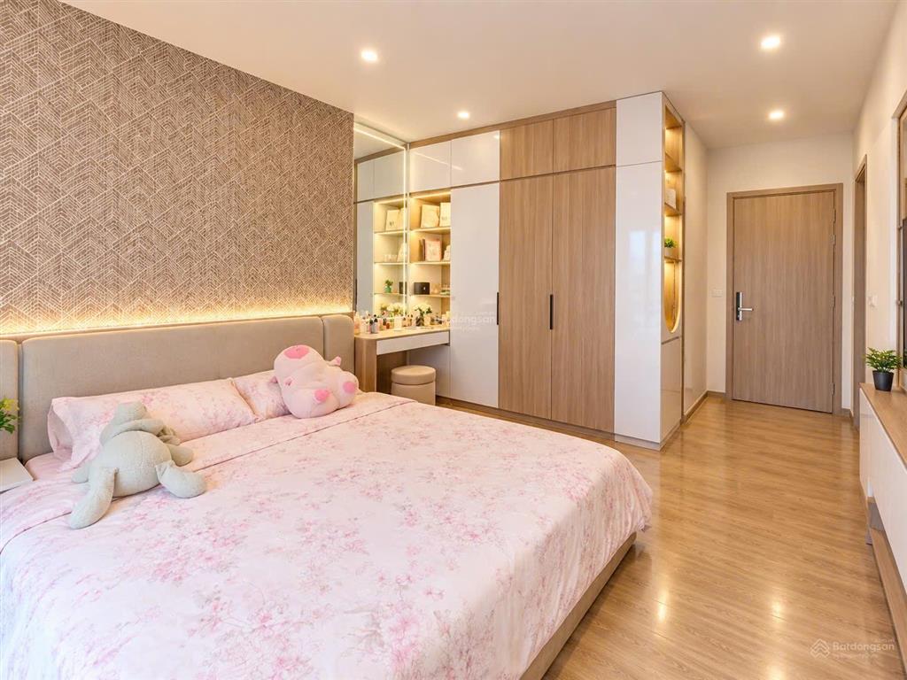 Canopy 2n góc 4,7 tỷ, full đồ đẹp view bể bơi