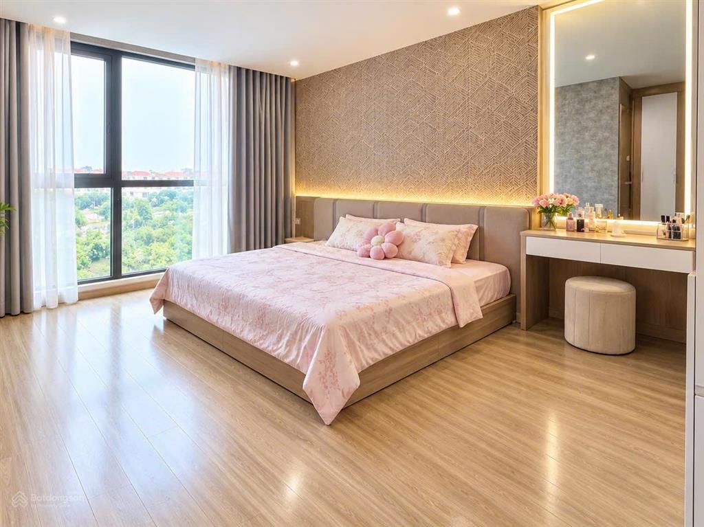 Canopy 2n góc 4,7 tỷ, full đồ đẹp view bể bơi