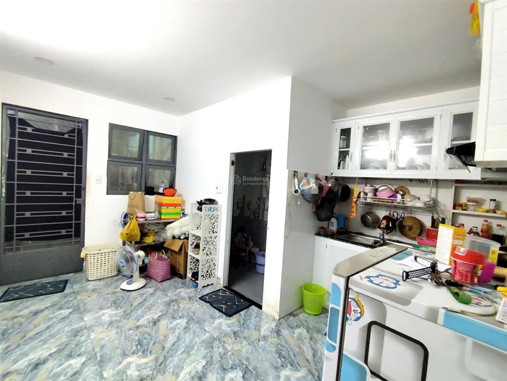 Quận 6 cc bình phú 2pn lầu 1 sát mega market giá 2,3tỷ