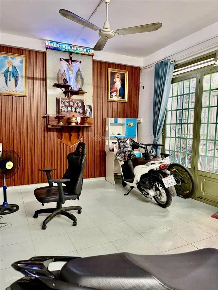 Tân bình sát quận 10 dt 55m2 ngang gần 6m giá 5,4tỷ