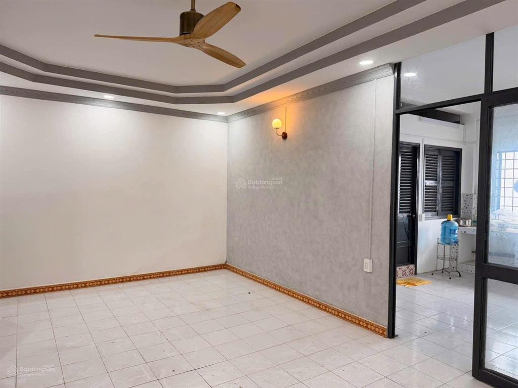 Quận 6 cc 78 tân hòa đông tầng 3, 63m2, shr 2pn hỗ trợ vay bank giá 2,1tỷ