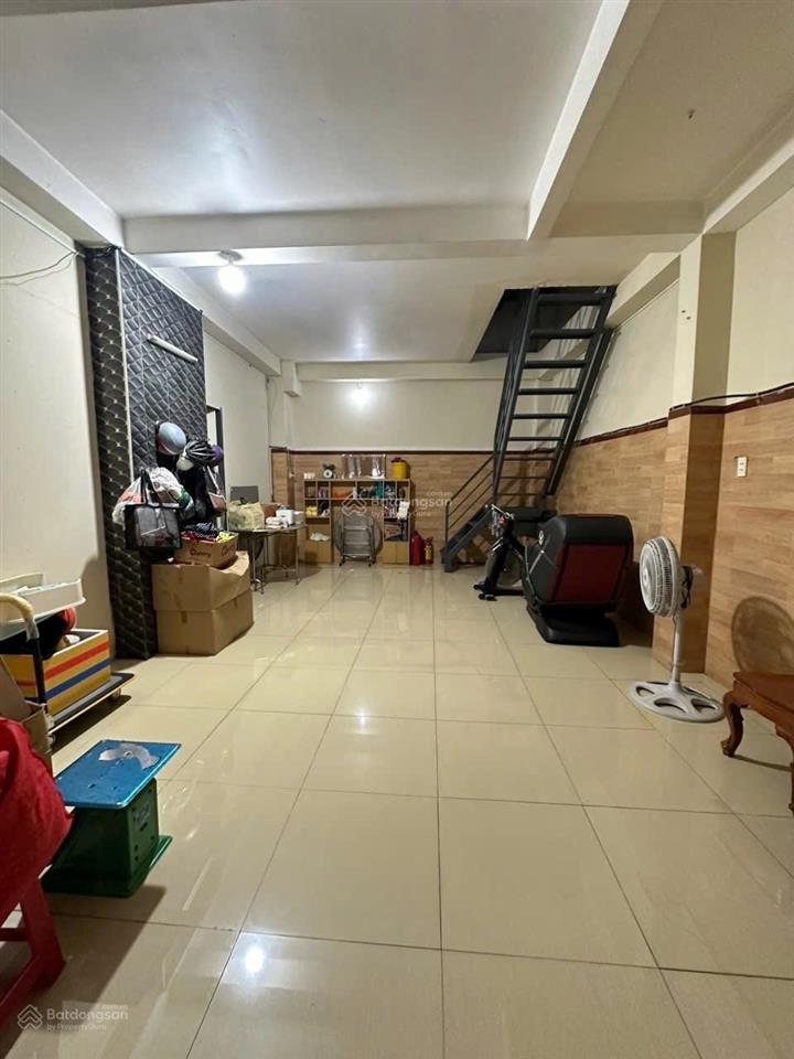 Tân bình ngay trung tâm bàu cát ngang 4m nhà 4 tầng hoàn công đủ giá 4,4 tỷ