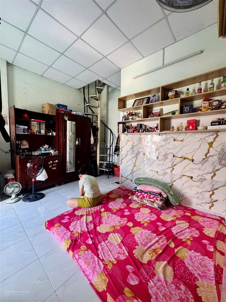 Chỉ 3.65 tỷ! nhà 4 tầng btct đường hiệp nhất  tân bình  đúng 6 bước ra mặt tiền  sổ nở hậu