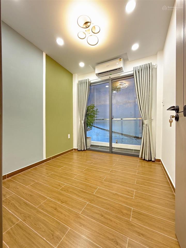 Tân bình  chỉ 2,79 tỷ có ngay nhà 3 tầng mới đẹp sát chợ tân bình  shr 2012.