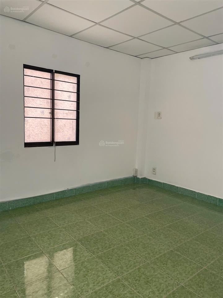 Giảm gấp 400 triệu giá mới 3,55 tỷ kế bên quận 10  4 tầng đúc cứng cáp vài bước ra hẻm xe hơi