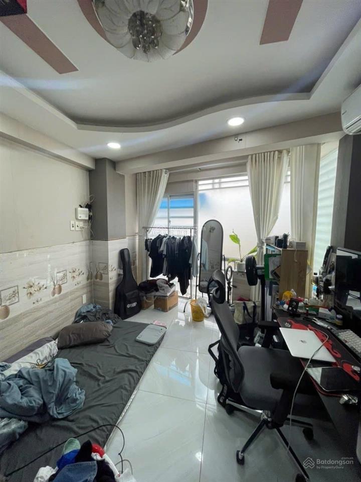 Nhà đẹp tân bình  hẻm xe hơi quay đầu  vài bước ra mặt tiền  3,7 tỷ