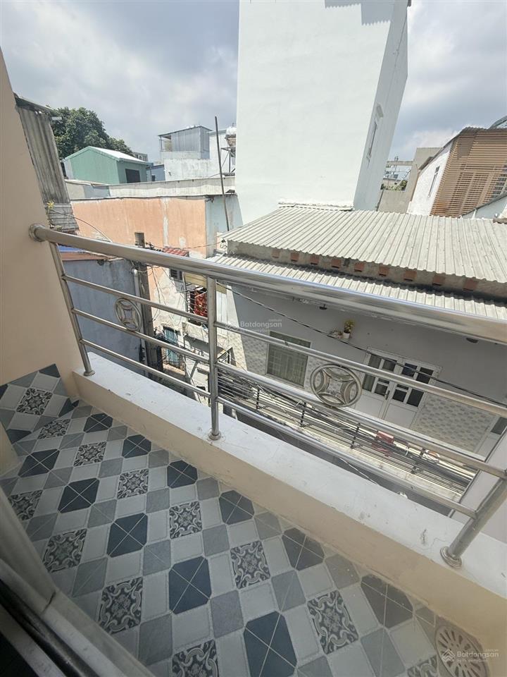 Nhà đẹp q. tân bình  3 tầng 3pn  vào ở ngay  sổ hoàn công đủ  giá 3,35 tỷ