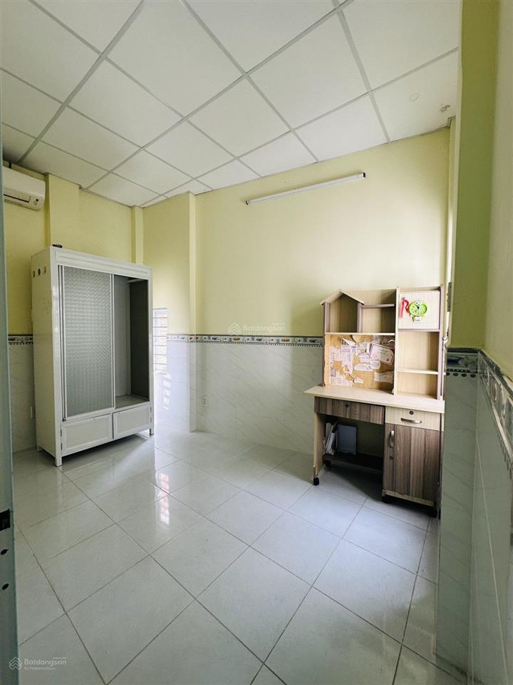 Bán nhà 2 tầng lạc long quân p10 tân bình 26m2 2pn 2wc giá 2,8 tỷ