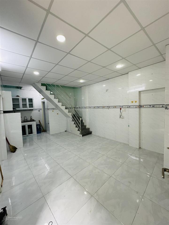 Bán nhà 2 tầng lạc long quân p10 tân bình 26m2 2pn 2wc giá 2,8 tỷ