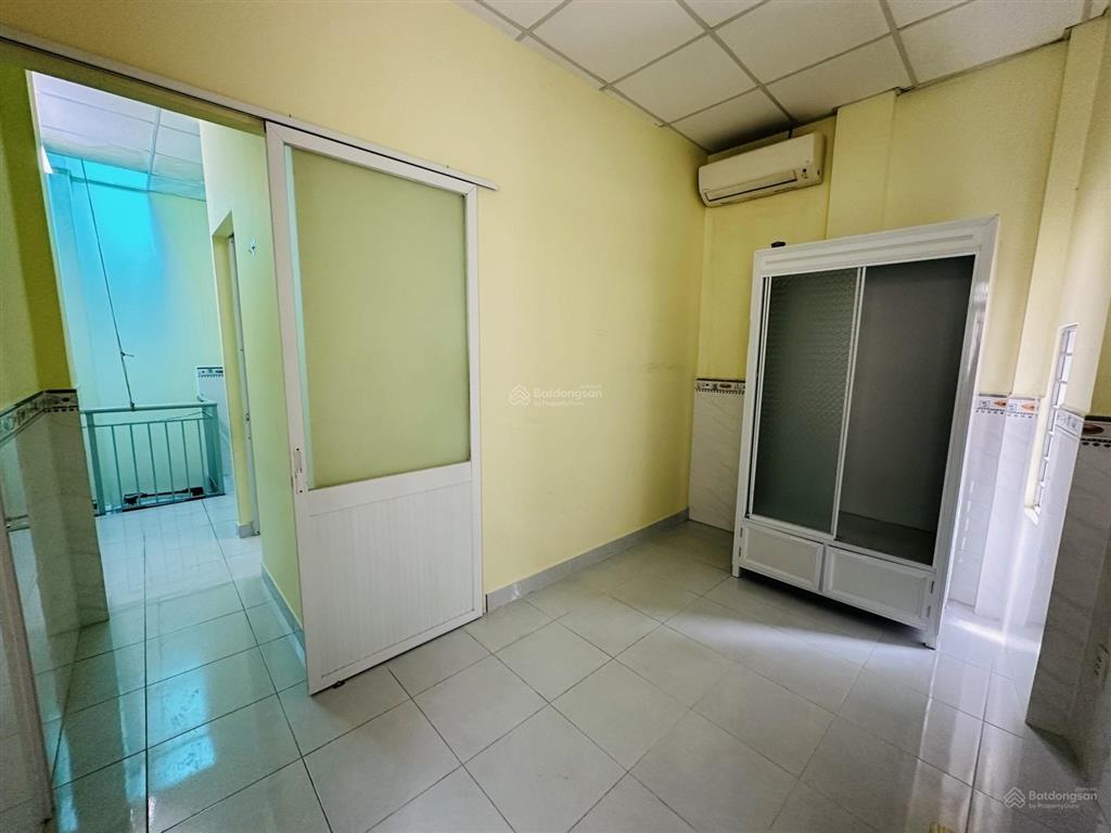 Bán nhà 2 tầng lạc long quân p10 tân bình 26m2 2pn 2wc giá 2,8 tỷ