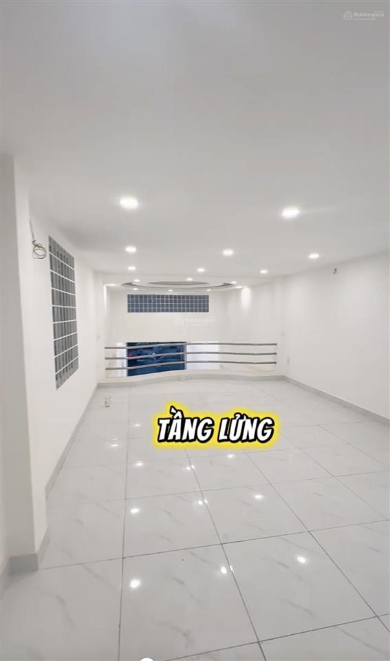 Mặt tiền thành thái q10 kinh doanh đa ngành diện tích khủng 4x33m giá chỉ 65 tr/tháng