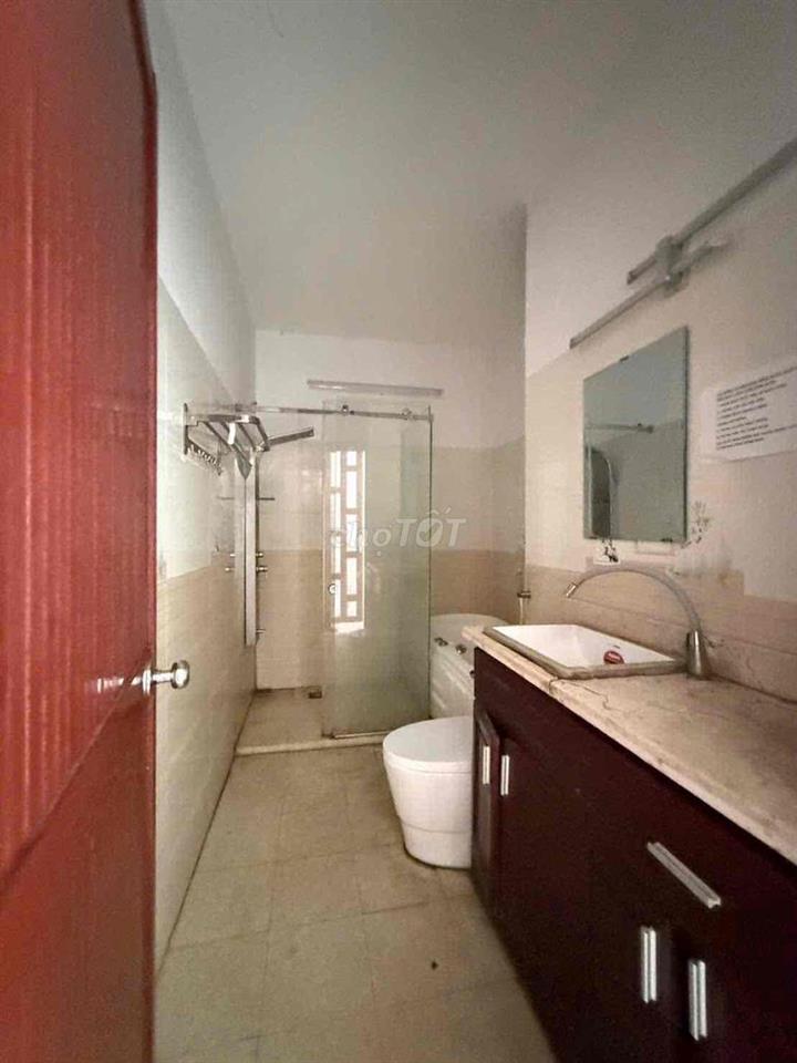 Cho Thuê Nhà Trệt 3 Lầu Trục Chính KDC Phú An