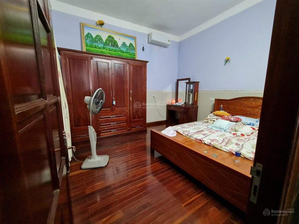 Ngay trung tâm linh chiểu  sát bên đại học ngân hàng nhà 3 tầng ngang 5.5m cn 110m2  giá cực tốt.