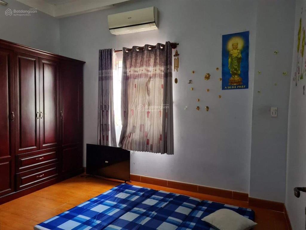 Ngay trung tâm linh chiểu  sát bên đại học ngân hàng nhà 3 tầng ngang 5.5m cn 110m2  giá cực tốt.