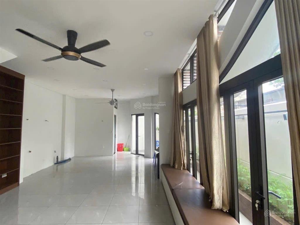 Căn nhà có 102 tại linh chiểu  thủ đức góc 2 mt bề thế (6.6x19) 3 tầng thiết kế không gian xanh.