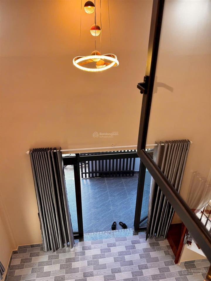 Nhà mới ở ngay 60m2 2 tầng  hẻm oto sát phạm văn đồng chỉ 5.3t