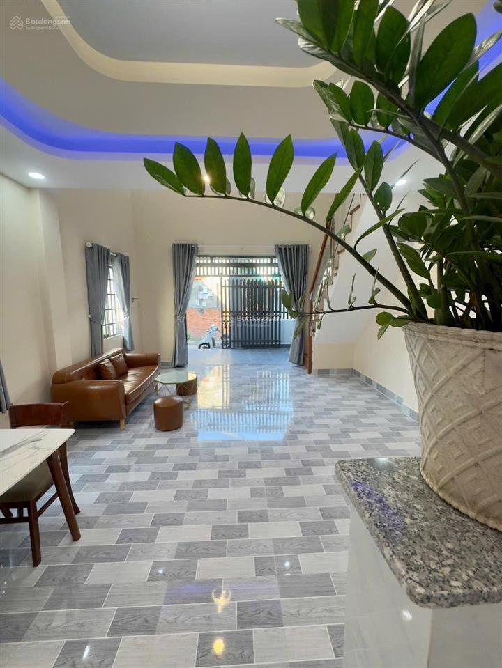 Nhà mới ở ngay 60m2 2 tầng  hẻm oto sát phạm văn đồng chỉ 5.3t