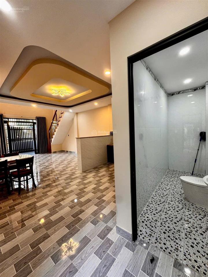 Nhà mới ở ngay 60m2 2 tầng  hẻm oto sát phạm văn đồng chỉ 5.3t