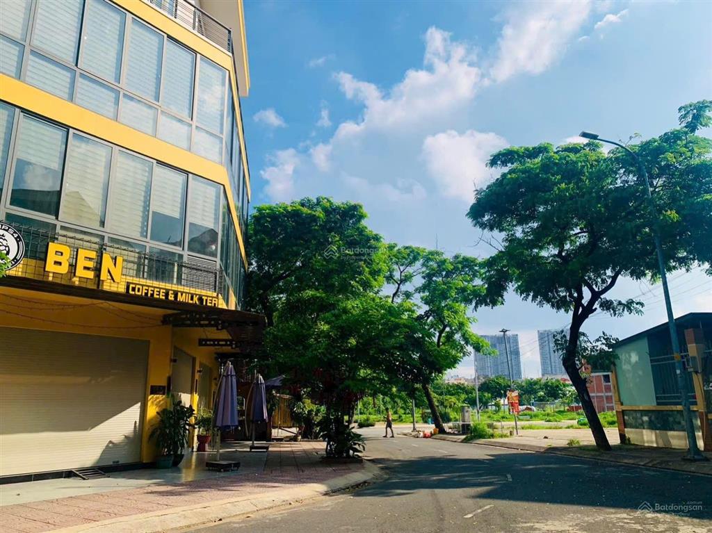 Bán lô đất khu tái định cư êm đềm  đoạn sung nhất  đẹp kinh doanh được.