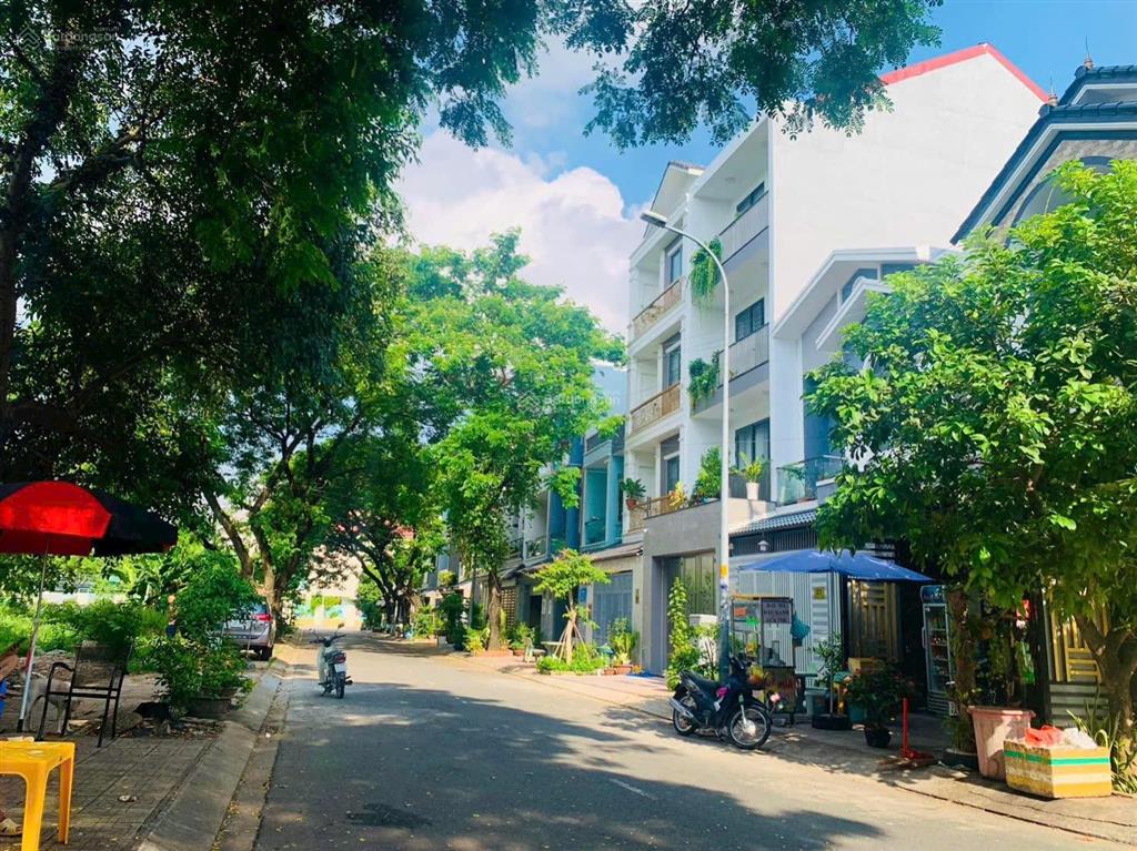 Bán lô đất khu tái định cư êm đềm  đoạn sung nhất  đẹp kinh doanh được.