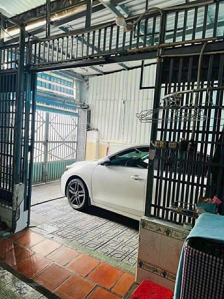 Bán đất tặng nhà c4 đang cho thuê 9tr/ tháng 120 m2 (5.7x 21) hẻm oto tiện xây mới hoặc chdv