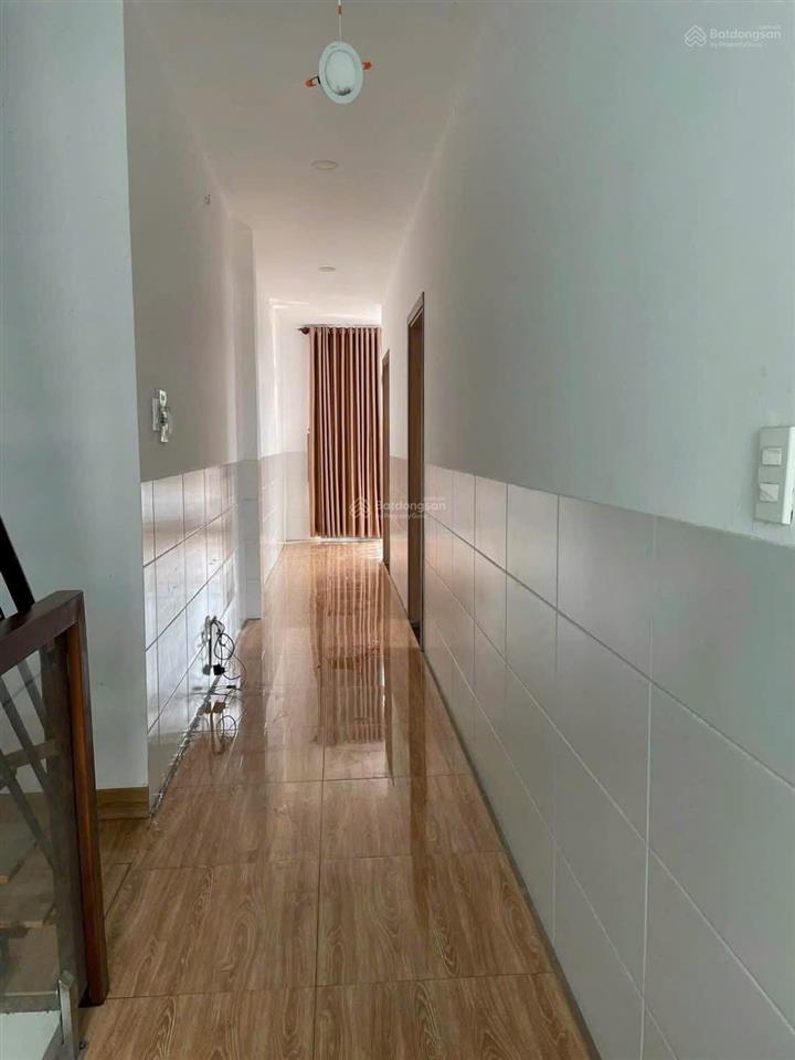 Chính chủ cho thuê căn nhà nguyên căn đường gò dưa 90m2 1 trệt 1 lầu giá tốt.