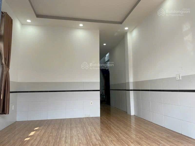 Chính chủ cho thuê căn nhà nguyên căn đường gò dưa 90m2 1 trệt 1 lầu giá tốt.
