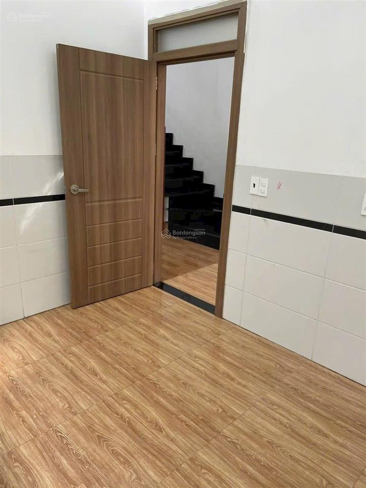 Chính chủ cho thuê căn nhà nguyên căn đường gò dưa 90m2 1 trệt 1 lầu giá tốt.