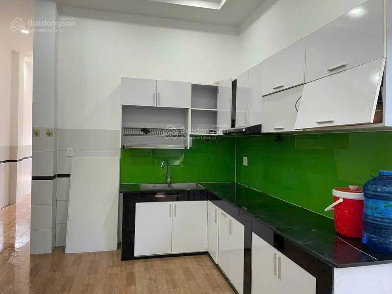 Chính chủ cho thuê căn nhà nguyên căn đường gò dưa 90m2 1 trệt 1 lầu giá tốt.