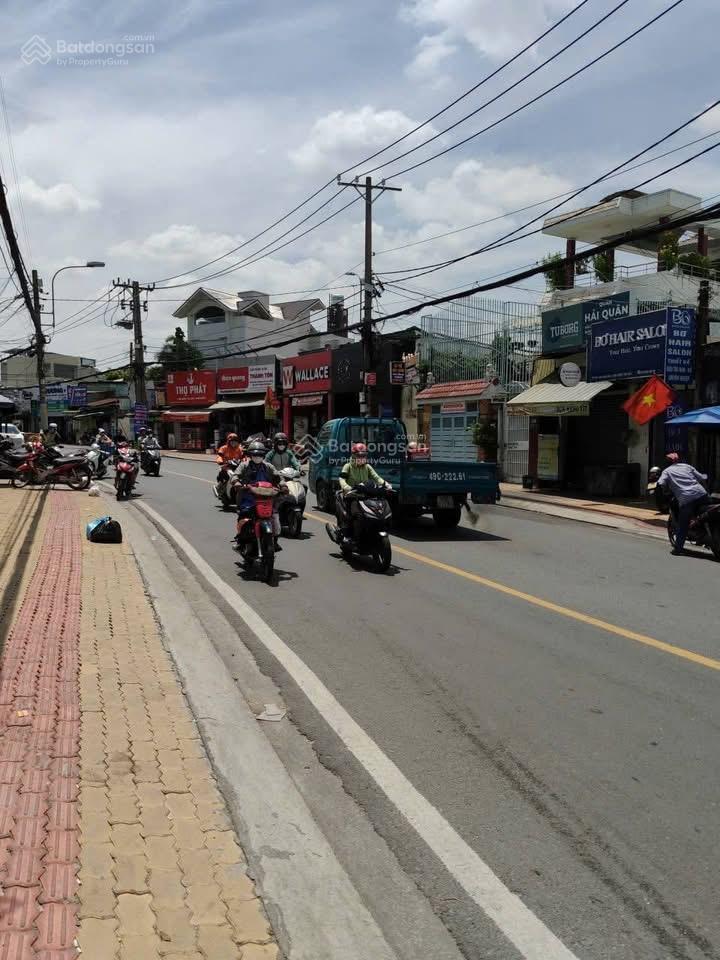 Bán căn nhà mt kinh doanh kha vạn cân  linh chiểu  thủ đức ngang khủng 11m thu nhập 1ty2 / năm.