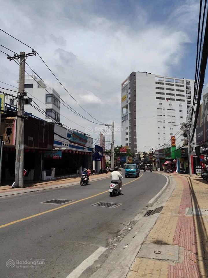 Bán căn nhà mt kinh doanh kha vạn cân  linh chiểu  thủ đức ngang khủng 11m thu nhập 1ty2 / năm.