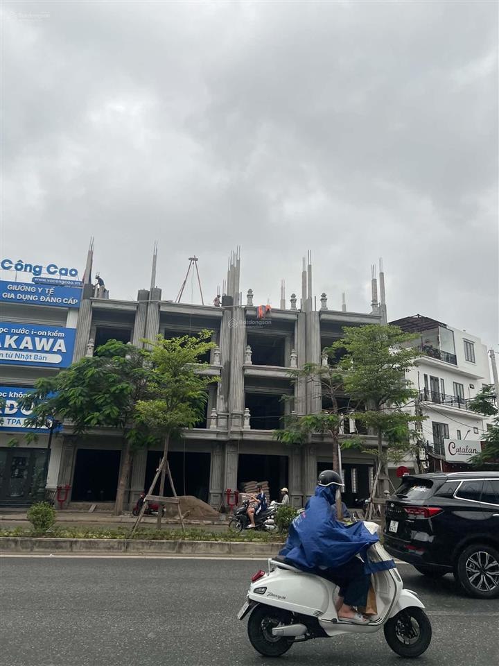 Lô góc đẹp tuyến đường hồ sen, trục kết nối giao thông thành phố