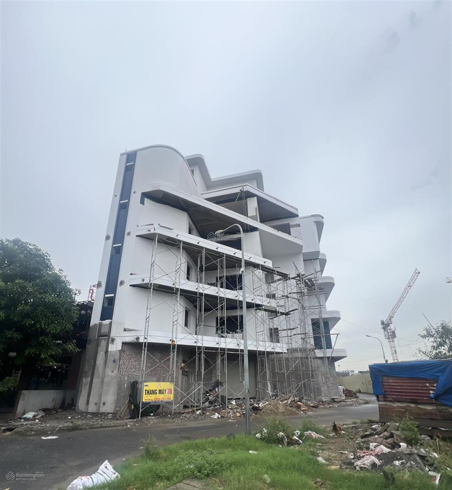 Cho thuê nhà tòa nhà lô góc, vị trí gần aeon, phù hợp trụ sở cty, không gian thoáng chuyên nghiệp