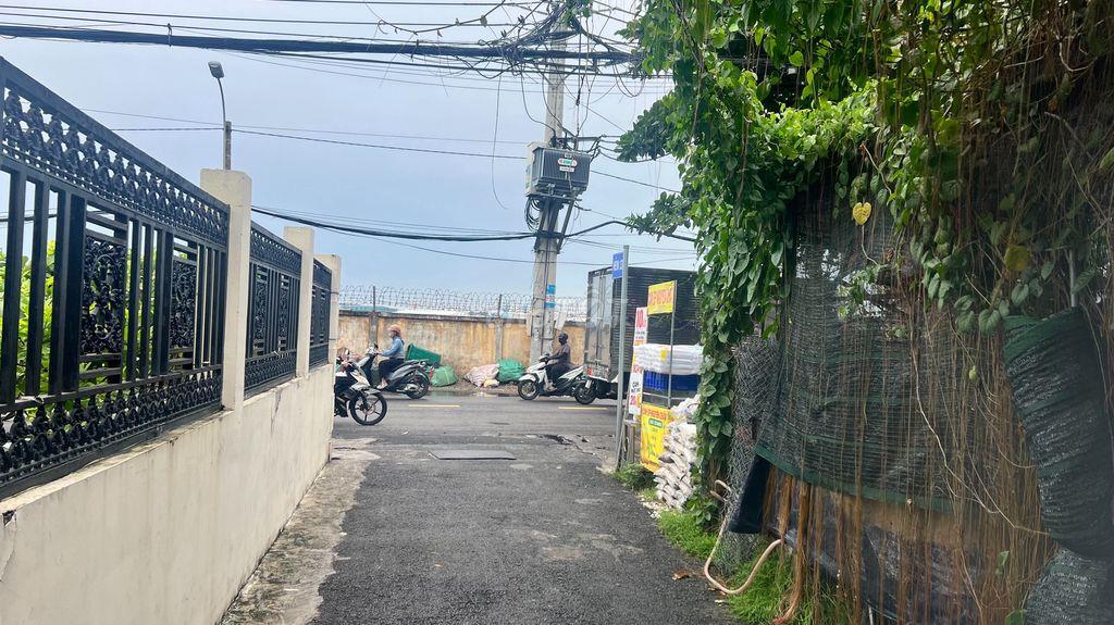 Bán nhà hẻm oto xe 16 chổ vô thoải mái đường Phạm Văn Bạch