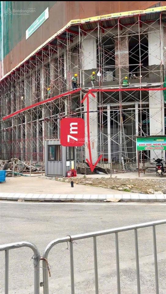 Bán căn shop chân đế 38m2 giá 2,3 tỷ trả thẳng, phù hợp đầu tư, thanh khoản cao. sổ đỏ lâu dài.